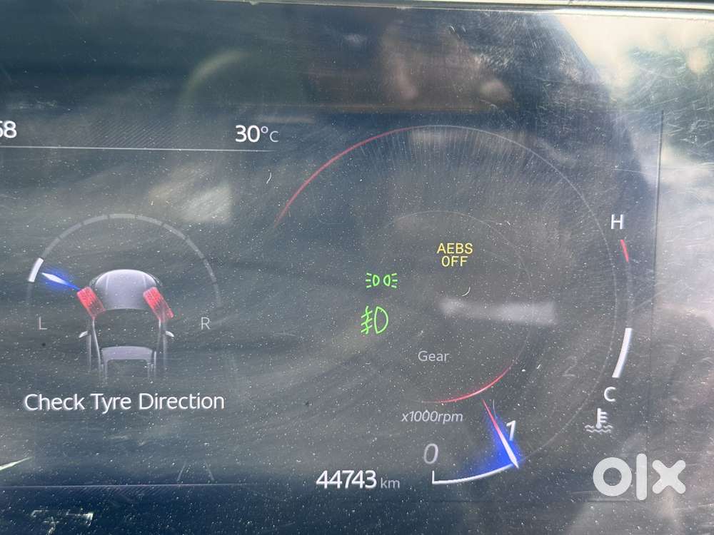 Mahindra Xuv700 2.0 Ax 7 Petrol Mt Str, 2022, Petrol