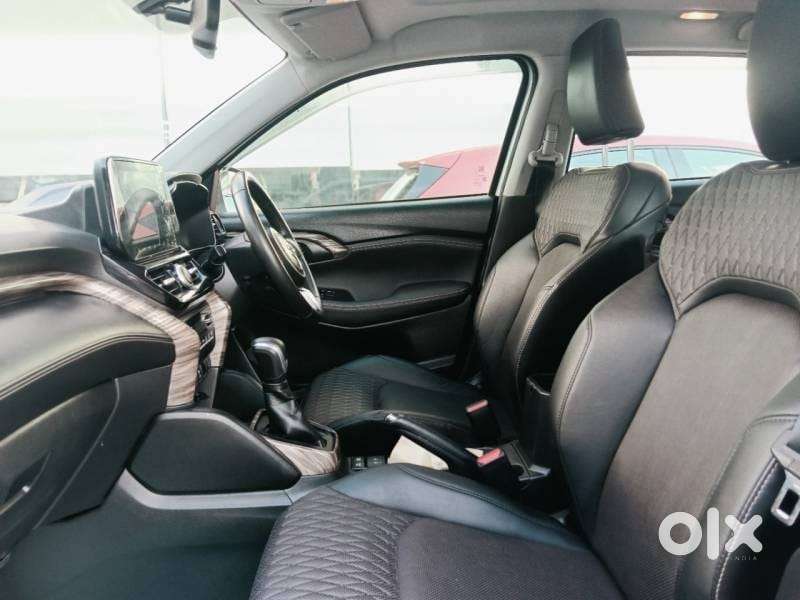 Maruti Suzuki Grand Vitara 1.5 Alpha Smart Hybrid At, 2023, Petrol