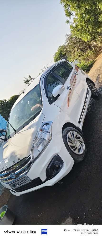 Gadi Mein Koi Kam Nahin Hai Gadi Sab Tarike Se Kadak Hai