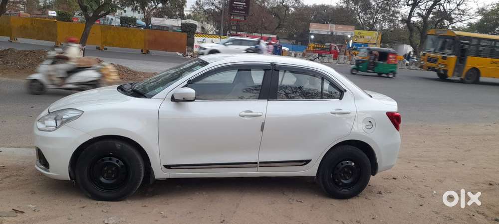 Maruti Suzuki Dzire 1.2 Vxi Amt, 2021, Petrol