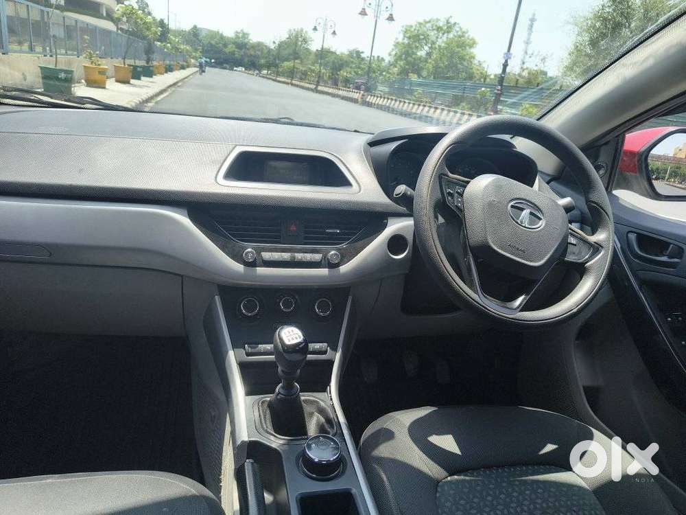 Tata Nexon 1.2 Revotron Xm (s), 2018, Cng & Hybrids