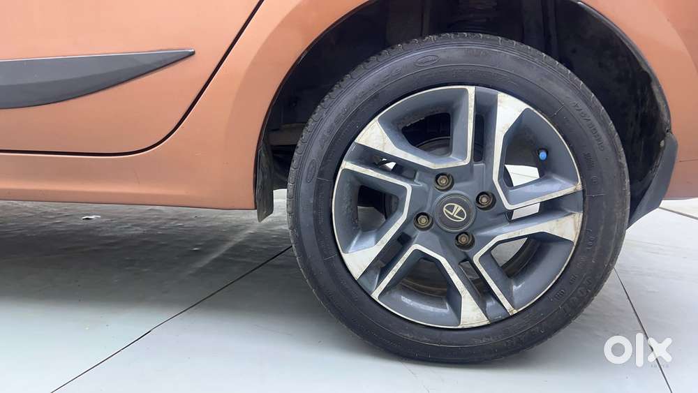 Tata Tigor Xza, 2018, Petrol