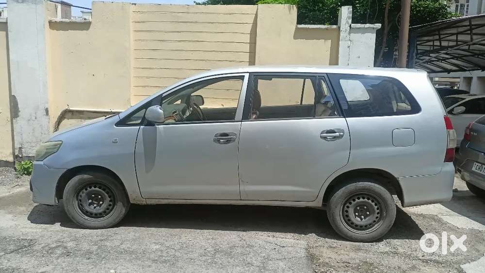 Toyota Innova 2.5 G(e3) 2012