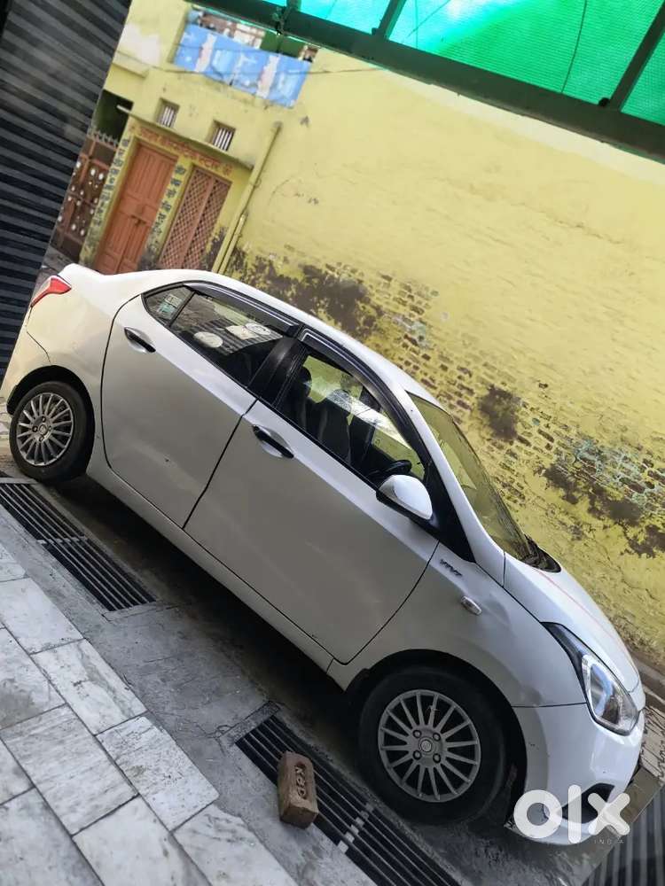 Hyundai Xcent 2016
