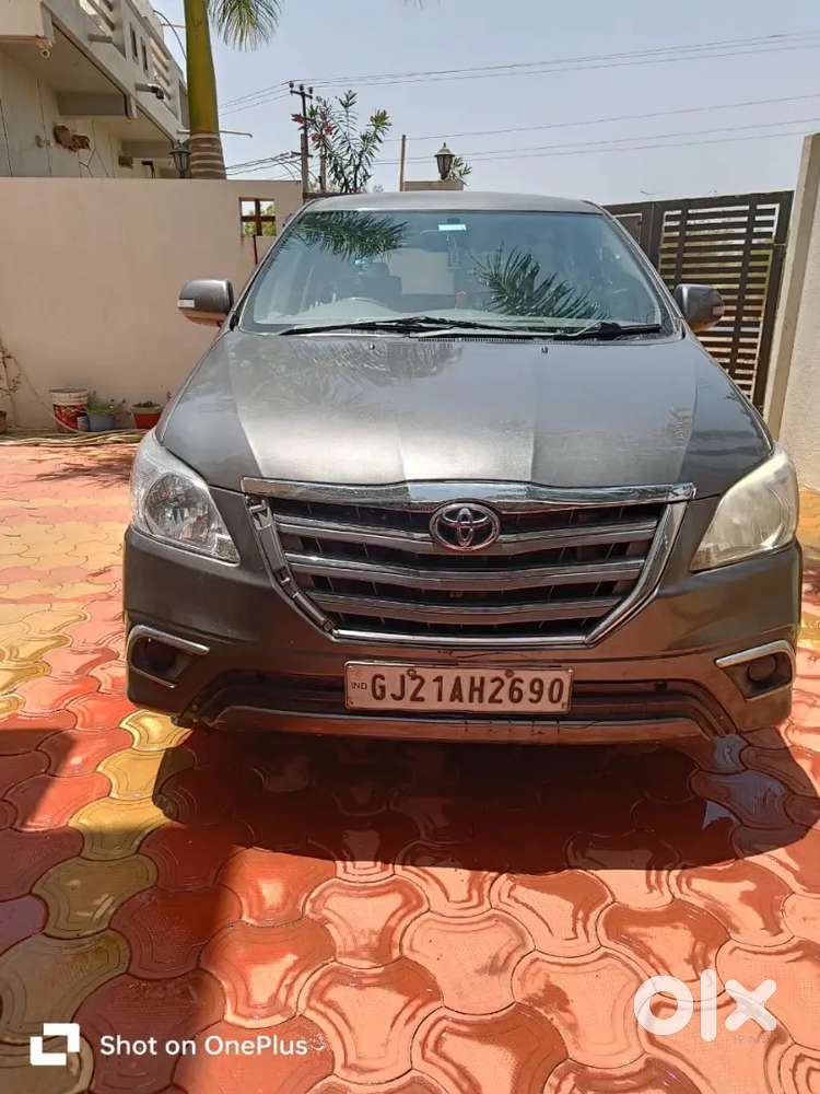 Toyota Innova 2013 Diesel Manual, 100km Driven