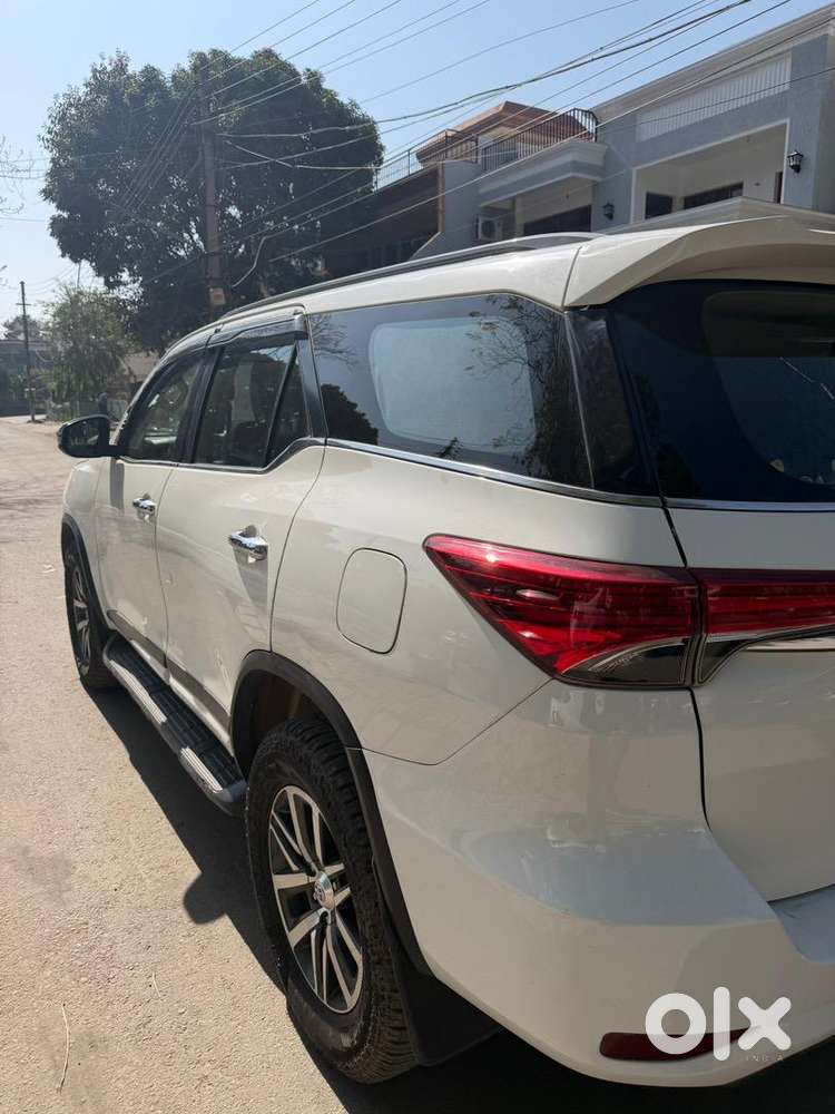 Toyota Fortuner 2018 Diesel 150000 Km Driven