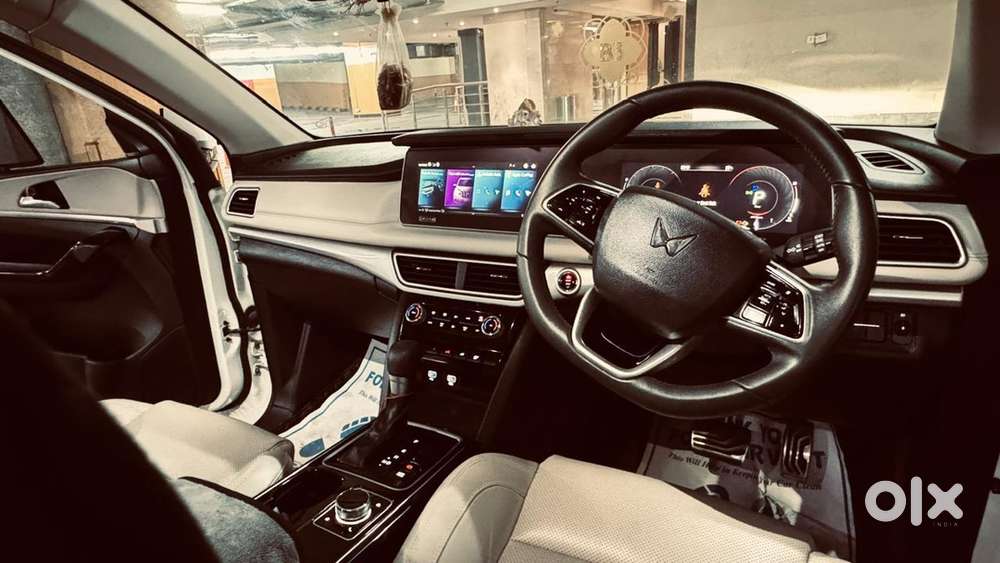 Mahindra Xuv700 Petrol 2023