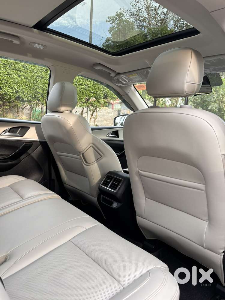 Mahindra Xuv700 2.2 Ax 7 Diesel Mt Str, 2024, Diesel