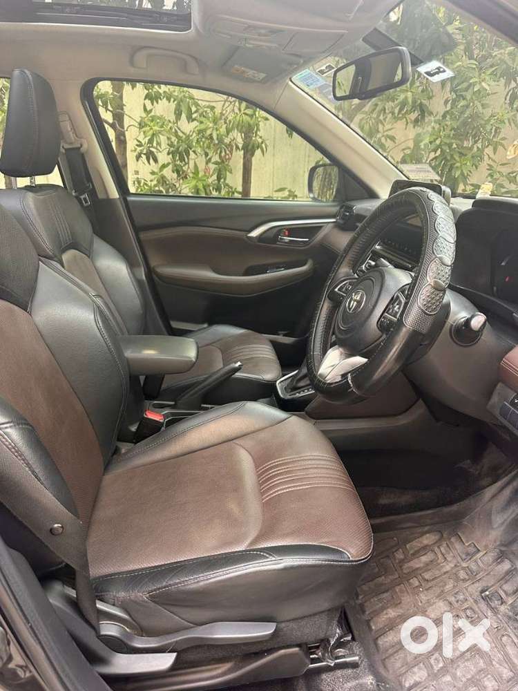 Toyota Urban Cruiser Hyryder 1.5 V Hybrid, 2023, Petrol