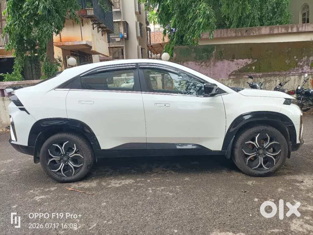 Tata Curvv, 2025, Petrol
