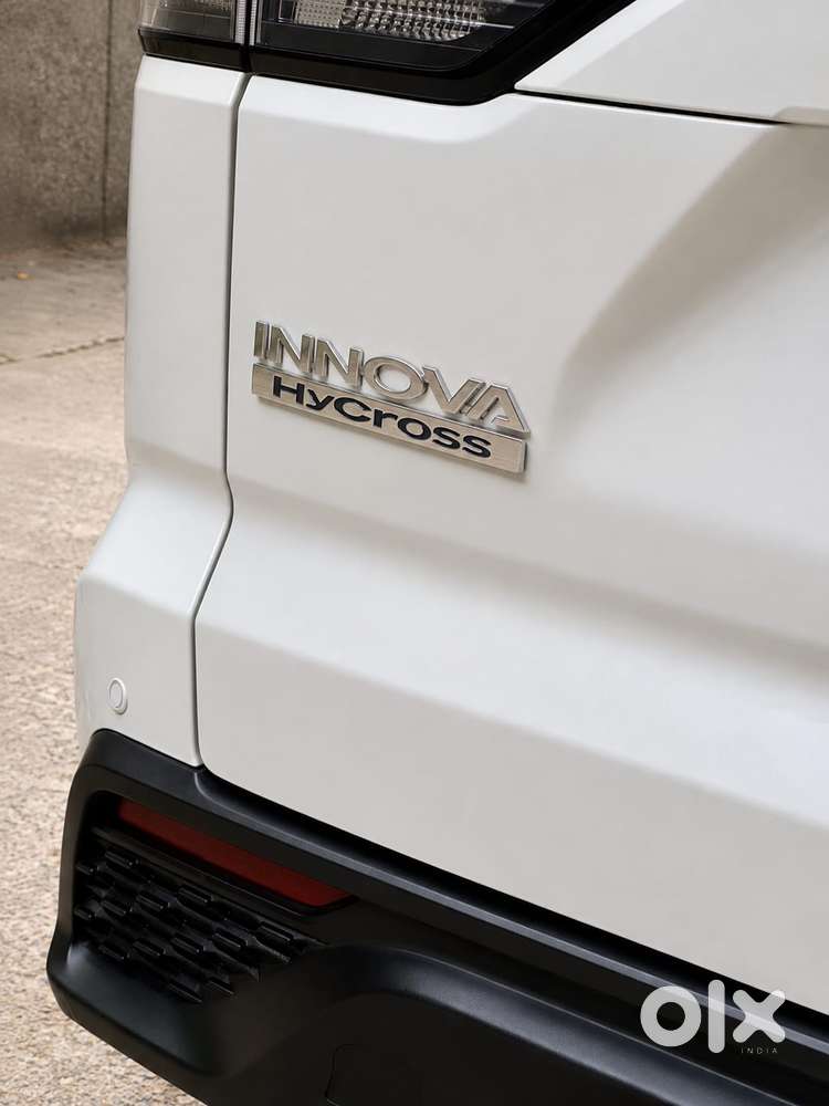 Toyota Innova Hycross 2.0 Zx Hybrid 7 Str, 2024, Petrol