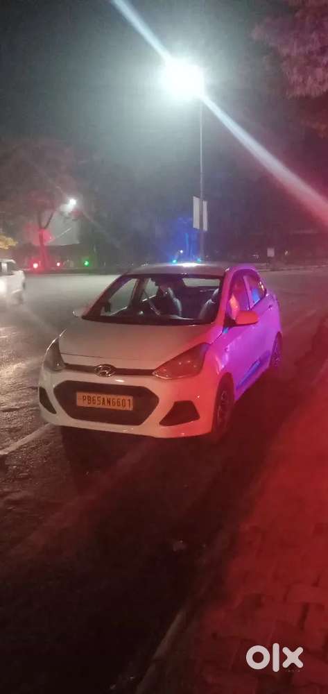 Hyundai Xcent 2017 Petrol 150000 Km Driven