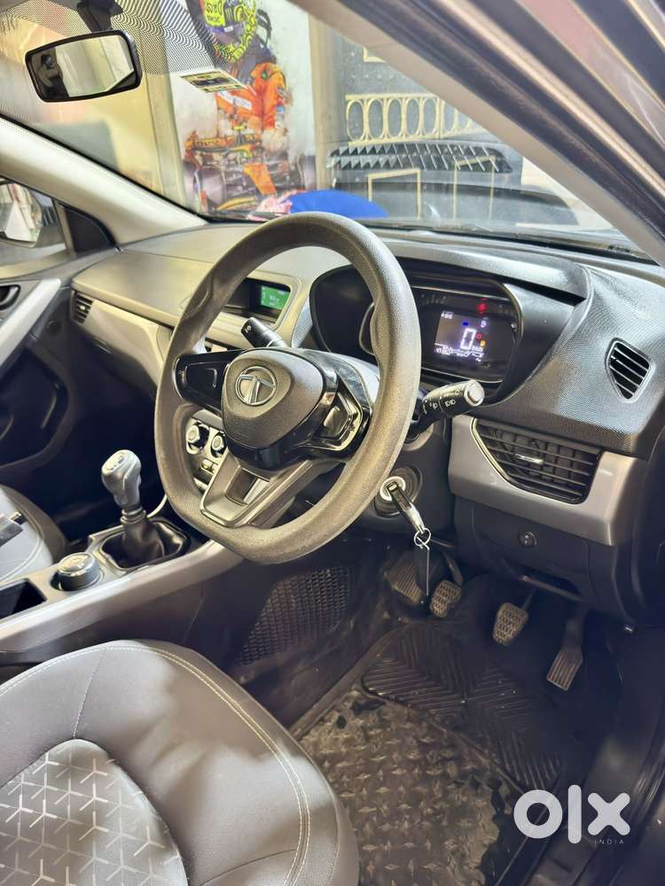 Tata Nexon 1.5 Revotorq Xm (s), 2022, Diesel