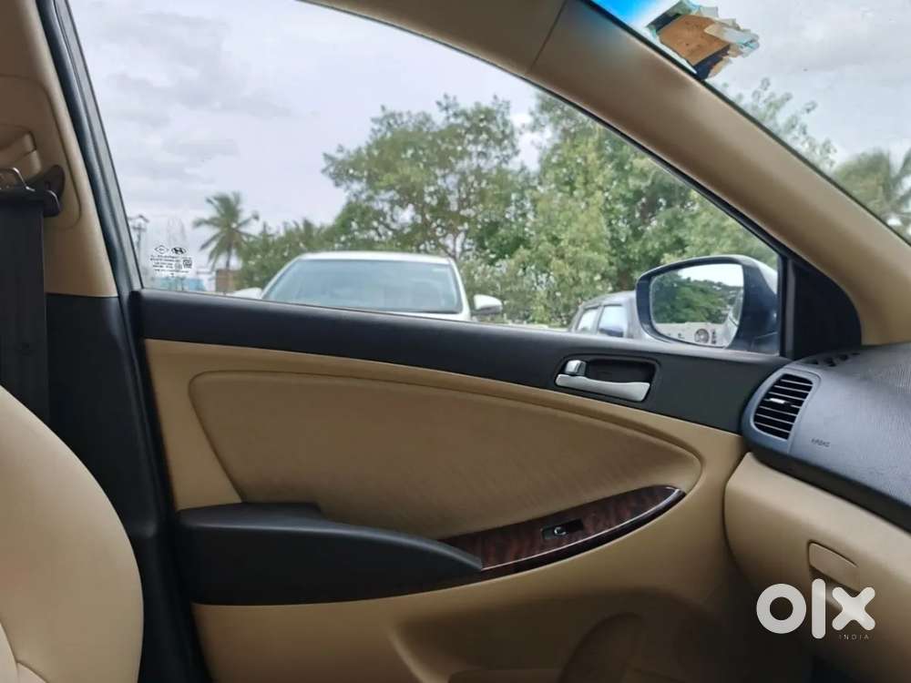 Hyundai Verna Fluidic 1.6 Vtvt Sx Automatic, 2015, Petrol