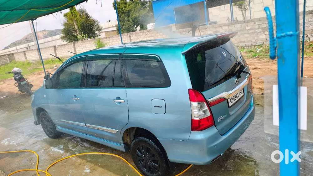 Toyota Innova 2010