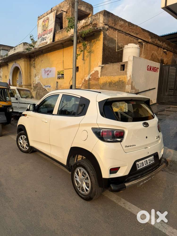 Mahindra Kuv 100 2017