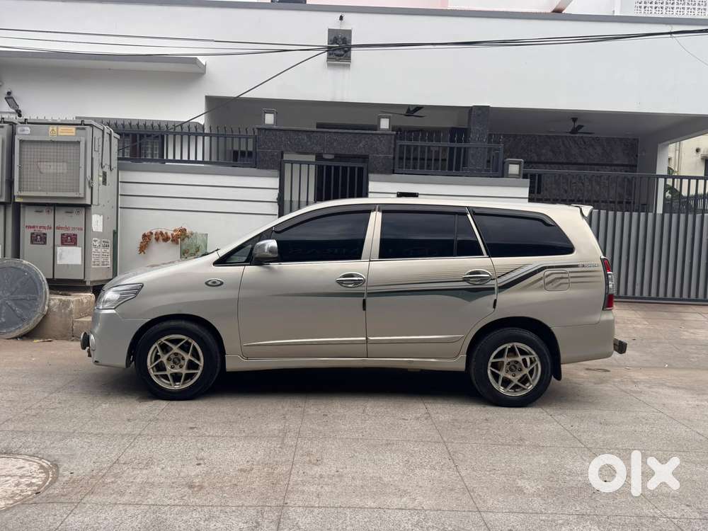 Toyota Innova 2.5 G (diesel) 8 Seater, 2016, Diesel