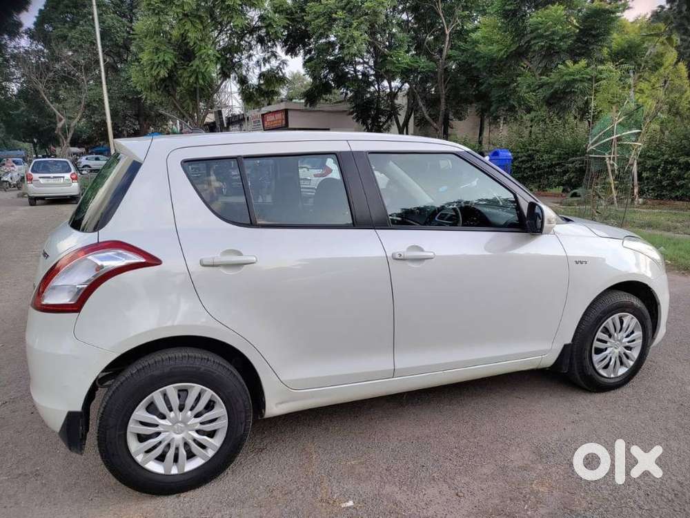 Maruti Suzuki Swift Vxi + Manual, 2015, Petrol
