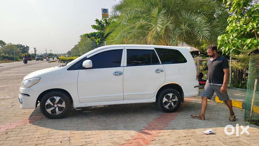Toyota Innova 2011 Diesel Well Maintained