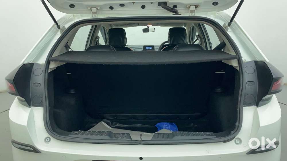 Tata Altroz 1.2 Xe Plus Petrol, 2021, Petrol