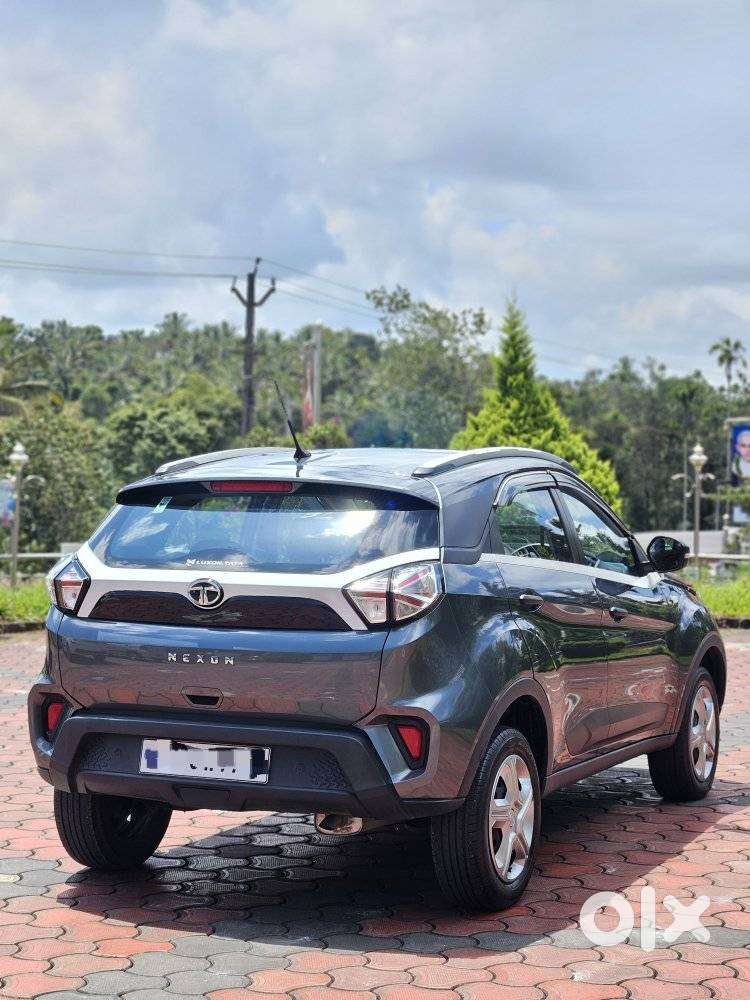 Tata Nexon 1.2 Revotron Xm (s), 2024, Petrol