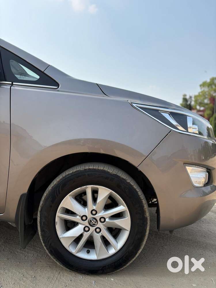 Toyota Innova Crysta 2.4 Gx Mt, 2017, Diesel