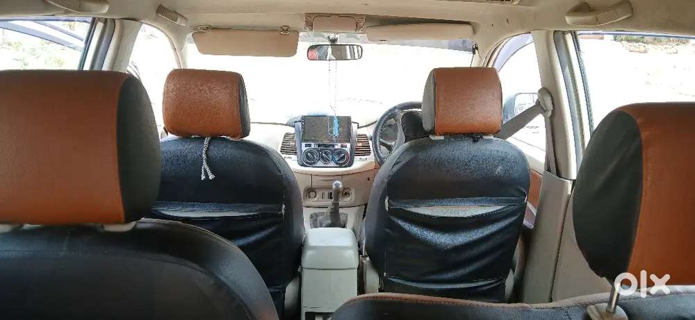 Toyota Innova 2011