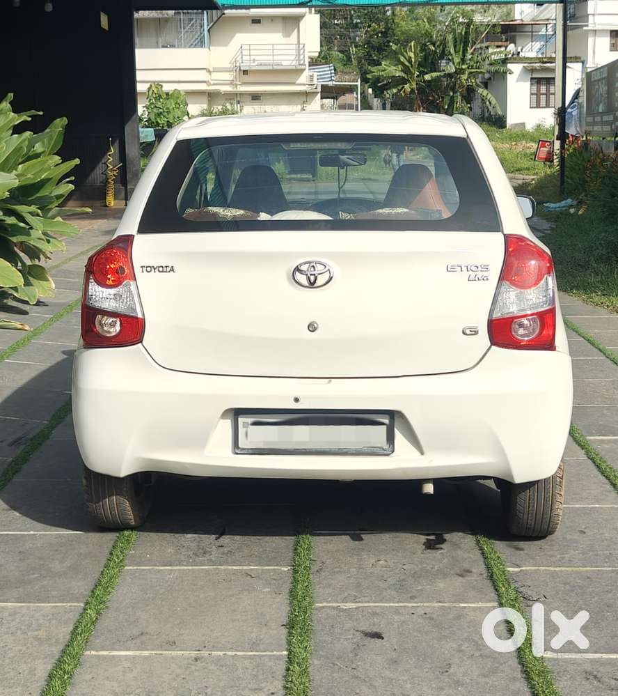 Toyota Etios, 2011, Petrol