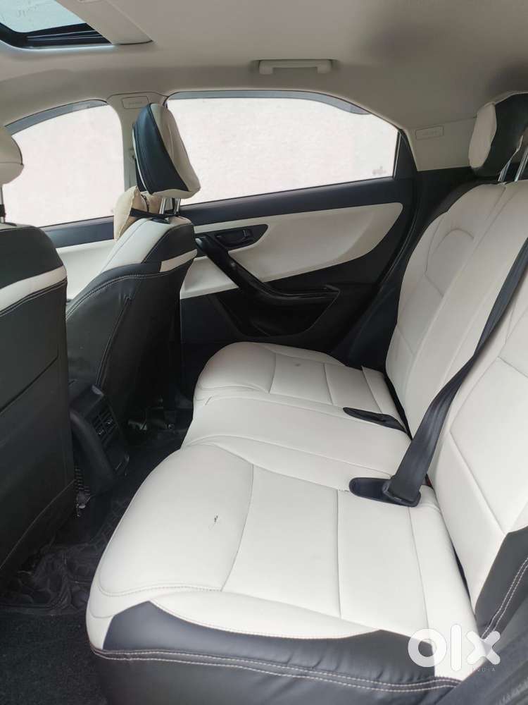 Tata Nexon Pure Plus (s) Petrol Amt, 2024, Petrol