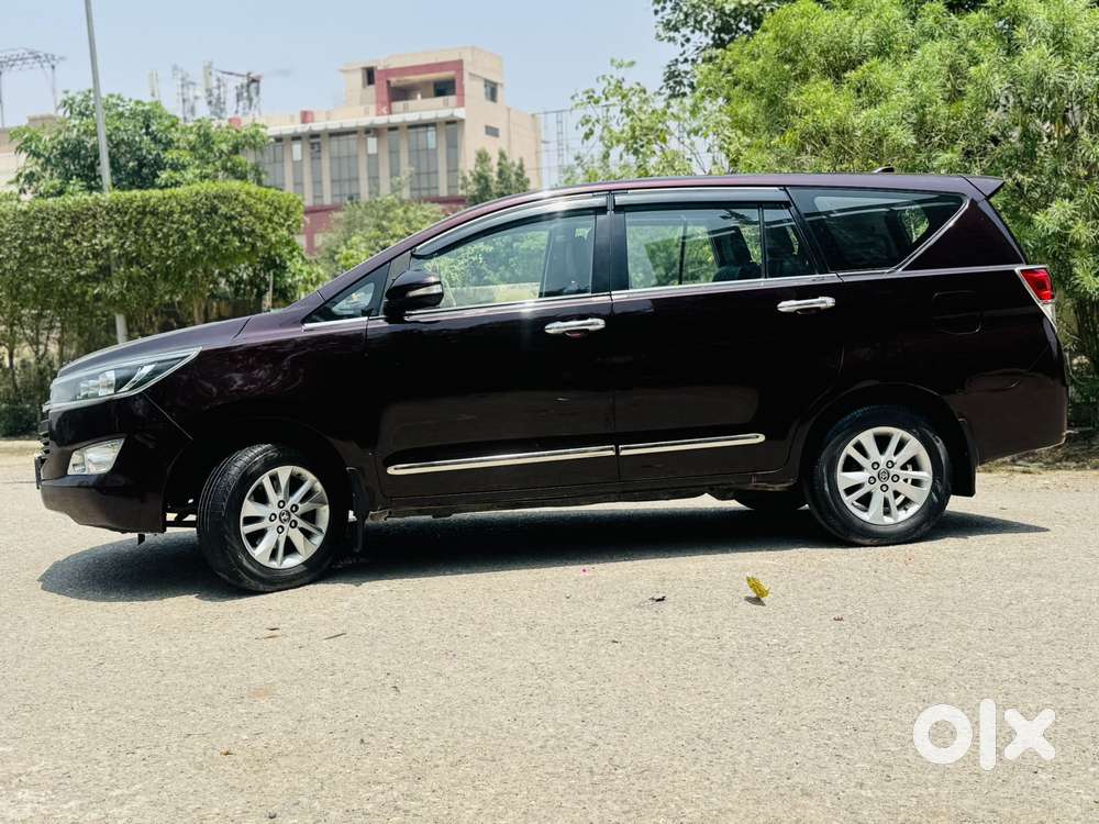 Toyota Innova Crysta 2.4 G Mt 7 Str, 2017, Diesel