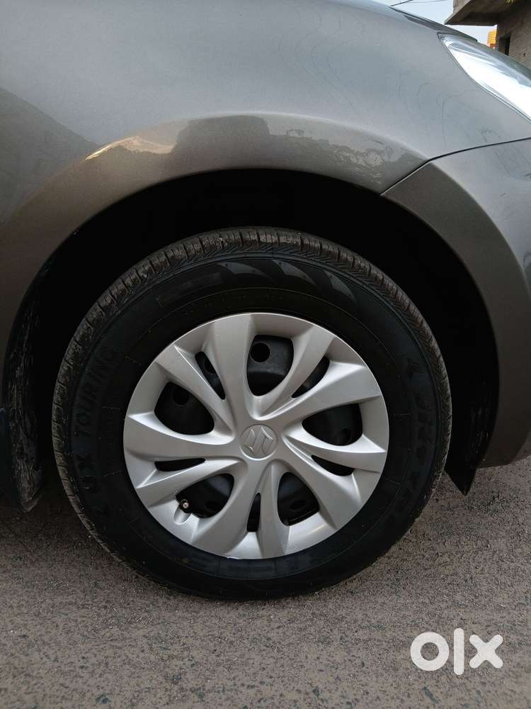 Maruti Suzuki Swift Vxi + Manual, 2022, Petrol