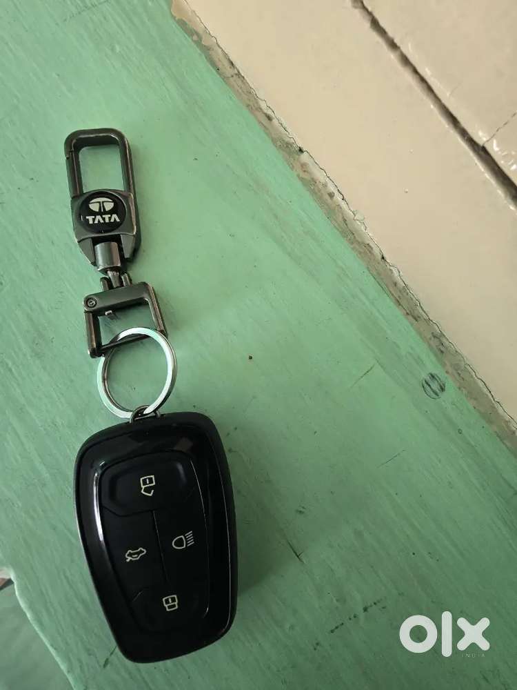 2022 Tata Altroz Xt Petrol ‘dark Edition’  28,000 Kms  Rti Protected