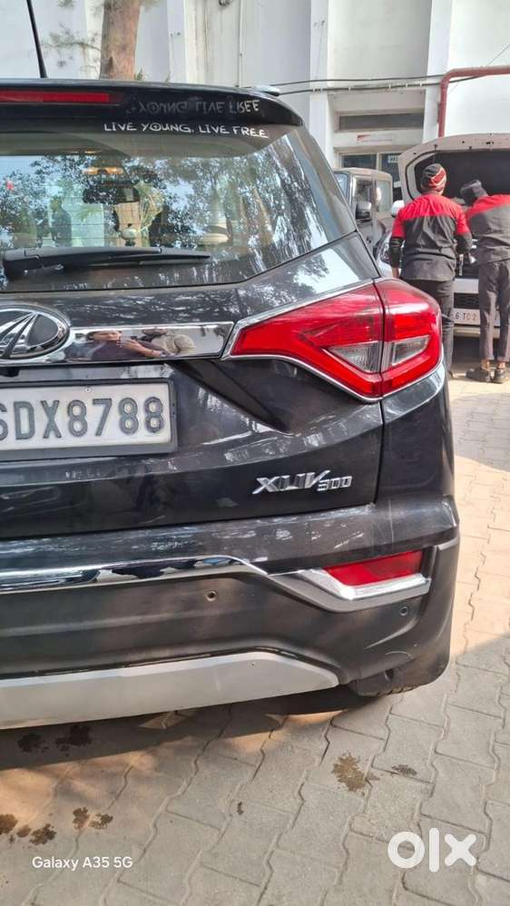 Mahindra Xuv300 2019 Petrol Well Maintained