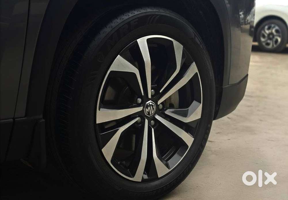 Mg Hector Plus Sharp Pro 1.5 Turbo Petrol Cvt 6 Str, 2023, Petrol