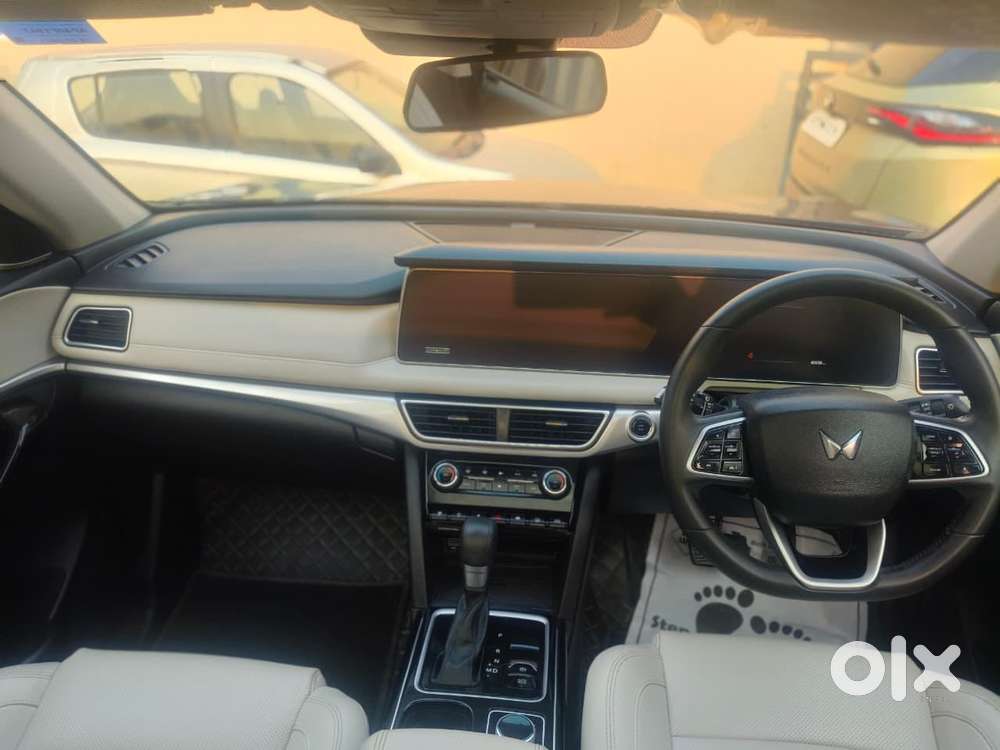 Mahindra Xuv700 2.2 Ax 7 Diesel At Luxury Pack Str, 2023, Diesel