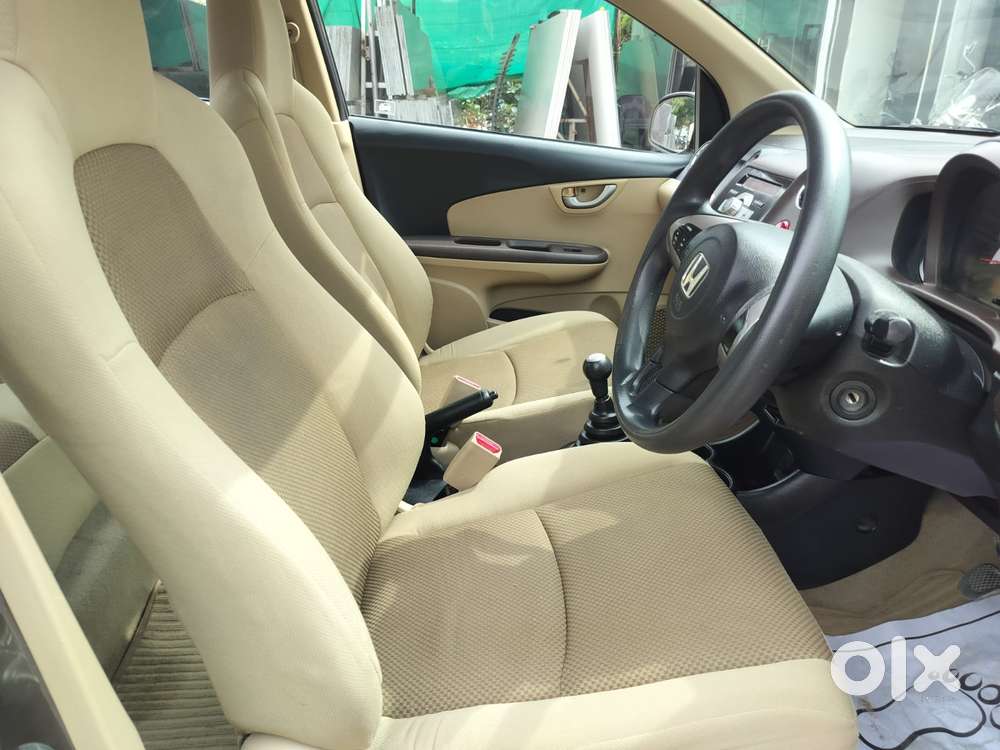 Honda Brio V Mt, 2012, Petrol