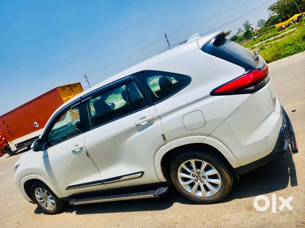 Toyota Innova Hycross 2.0 Vx Hybrid 7 Str, 2025, Petrol