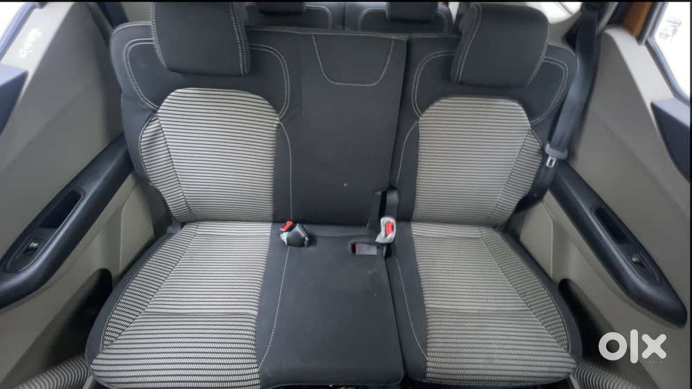 Renault Triber Rxz, 2023, Petrol