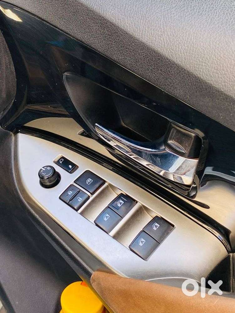 Toyota Innova Crysta 2.8z Automatic, 2016, Diesel