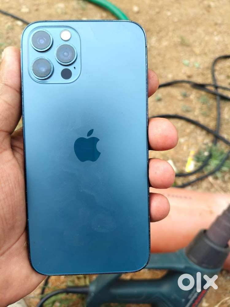 Urjent to sale neat condition display change face id not work