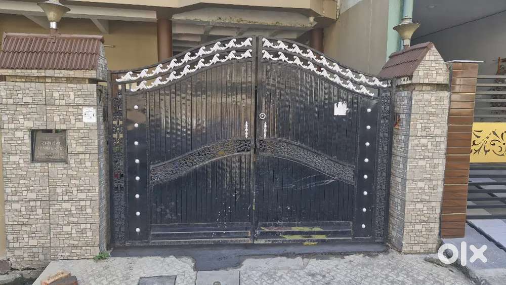 MS Iron main gate 9.5' Width