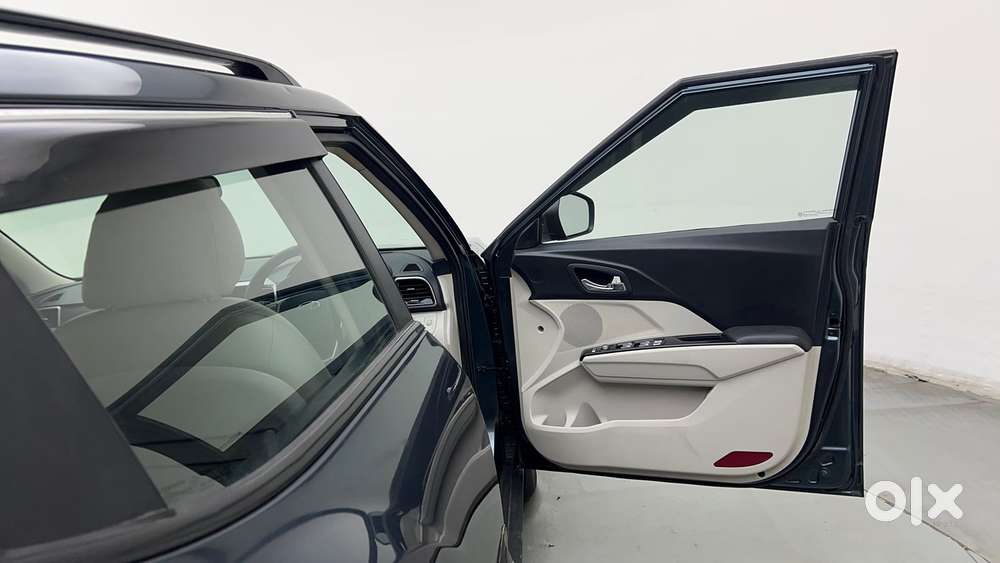 Mahindra Xuv300 W8 Option, 2022, Petrol