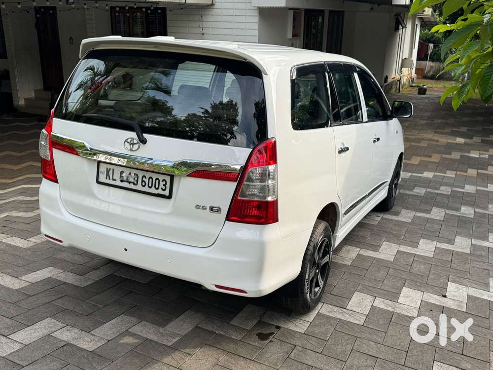 Toyota Innova 2.5 G (diesel) 8 Seater Bs Iv, 2016, Diesel