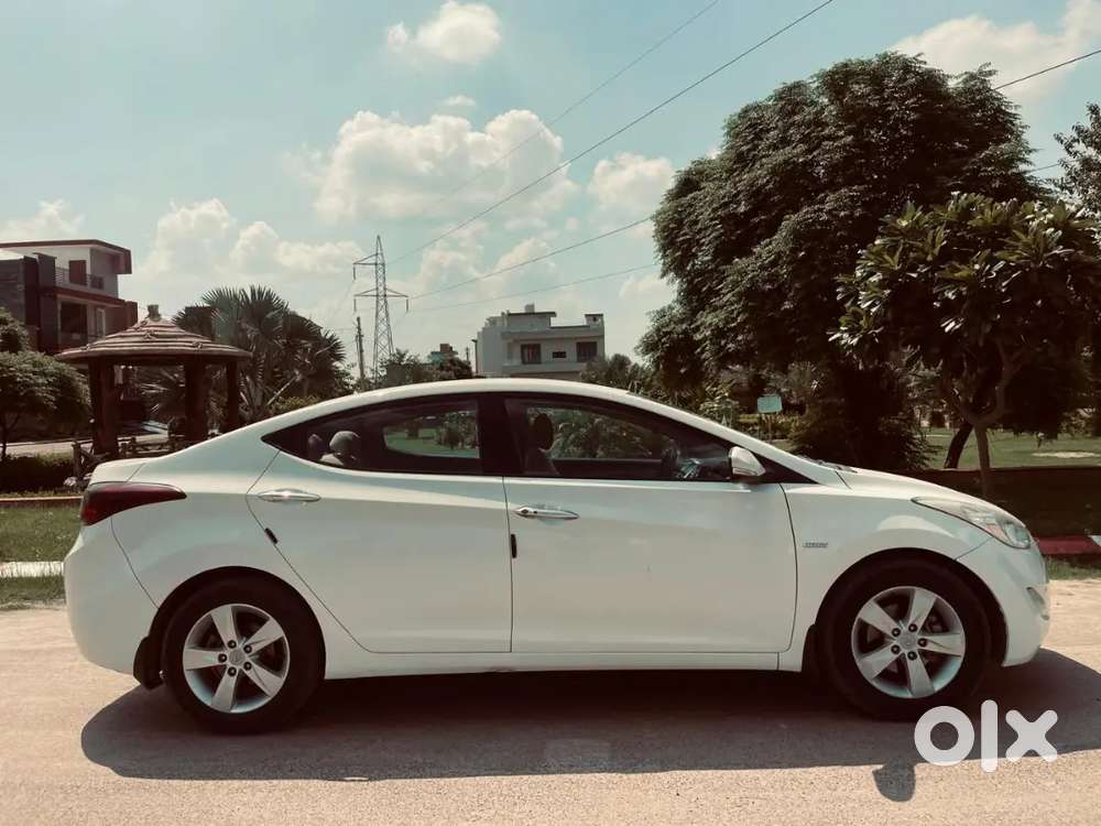 Premium, Stylish , Comfartble ,ultra Luxury Sedan Car