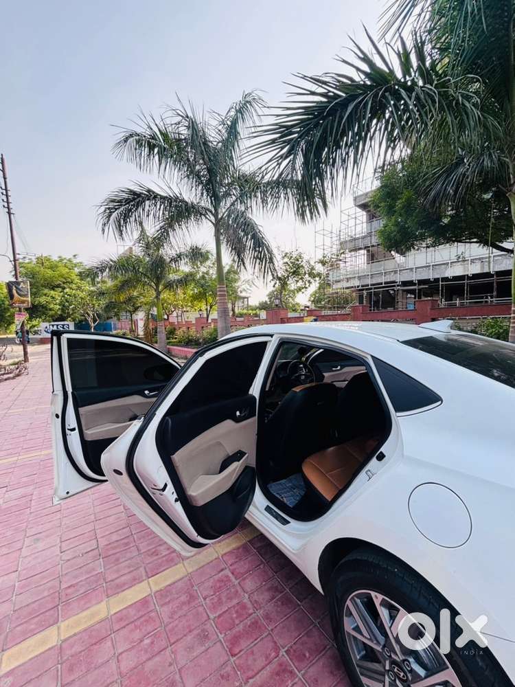 Hyundai Verna Petrol 2022