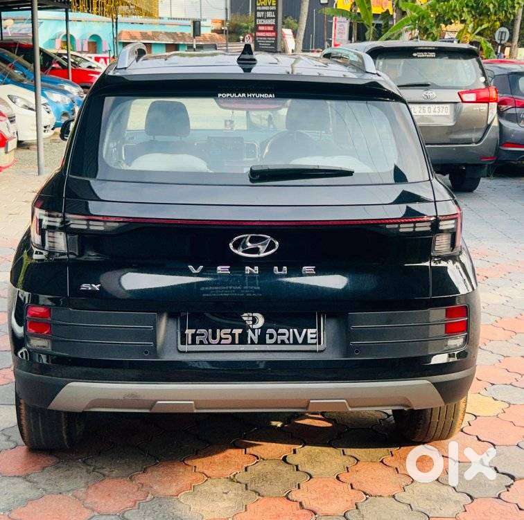 Hyundai Venue Sx (o) Mt 1.5 Diesel, 2022, Diesel