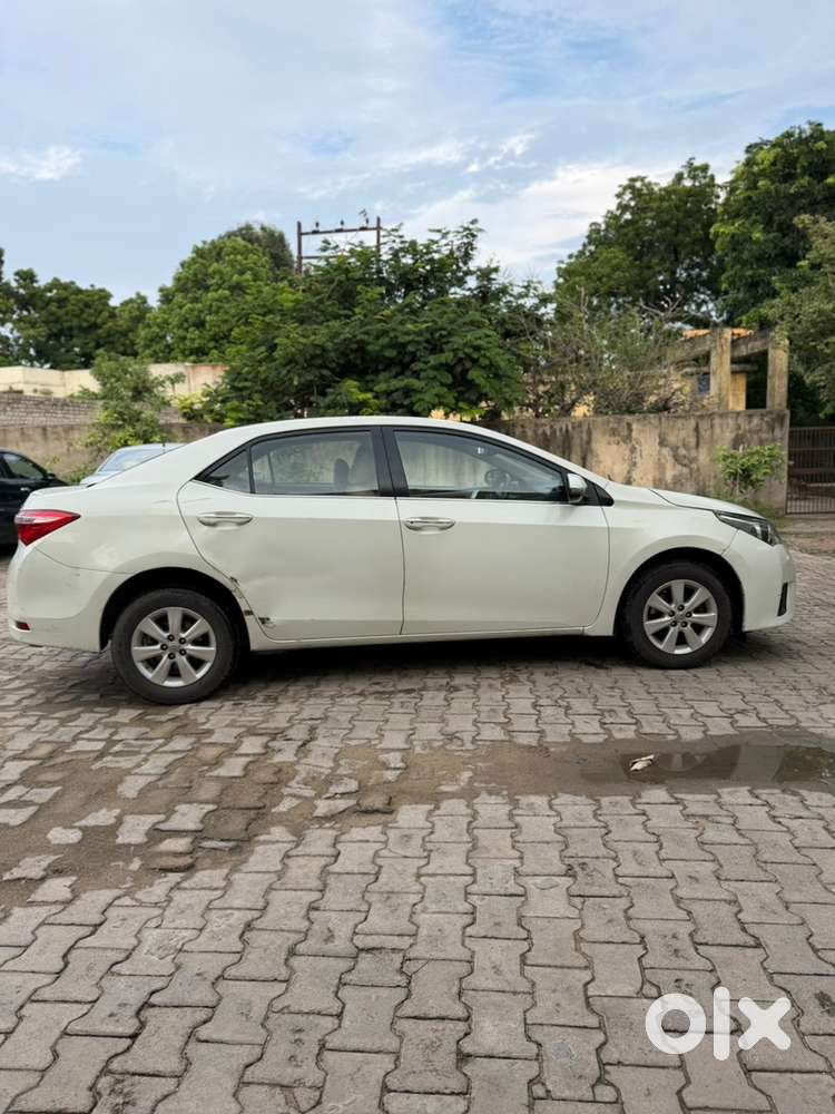 Toyota Corolla Altis 2014