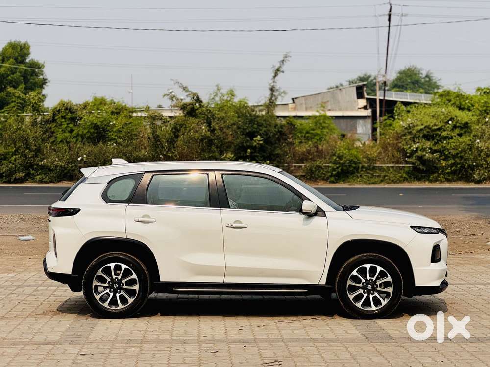 Maruti Suzuki Grand Vitara 1.5 Zeta Plus Dual Tone Intelligent Hybri..