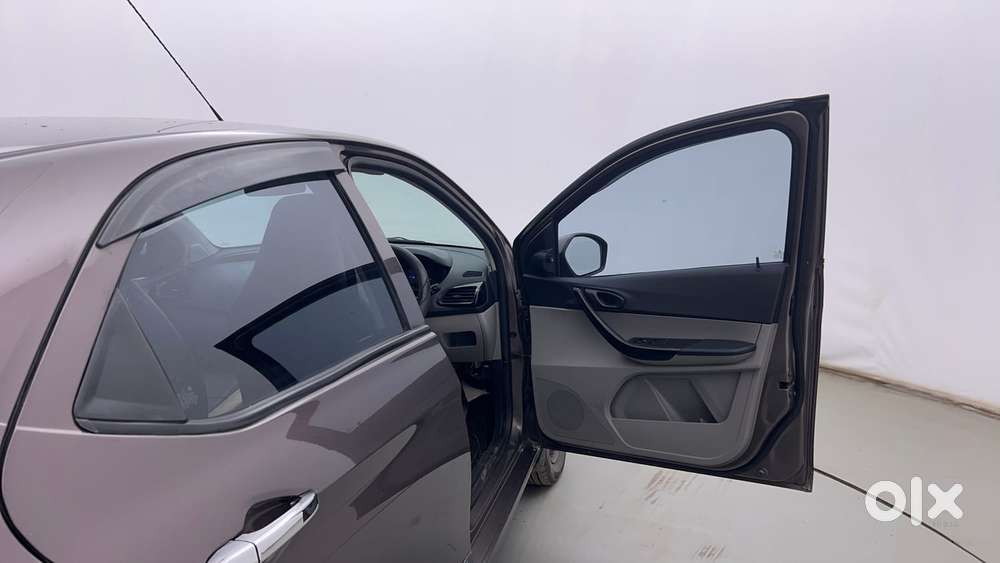 Tata Tiago 1.2 Revotron Xt, 2017, Petrol