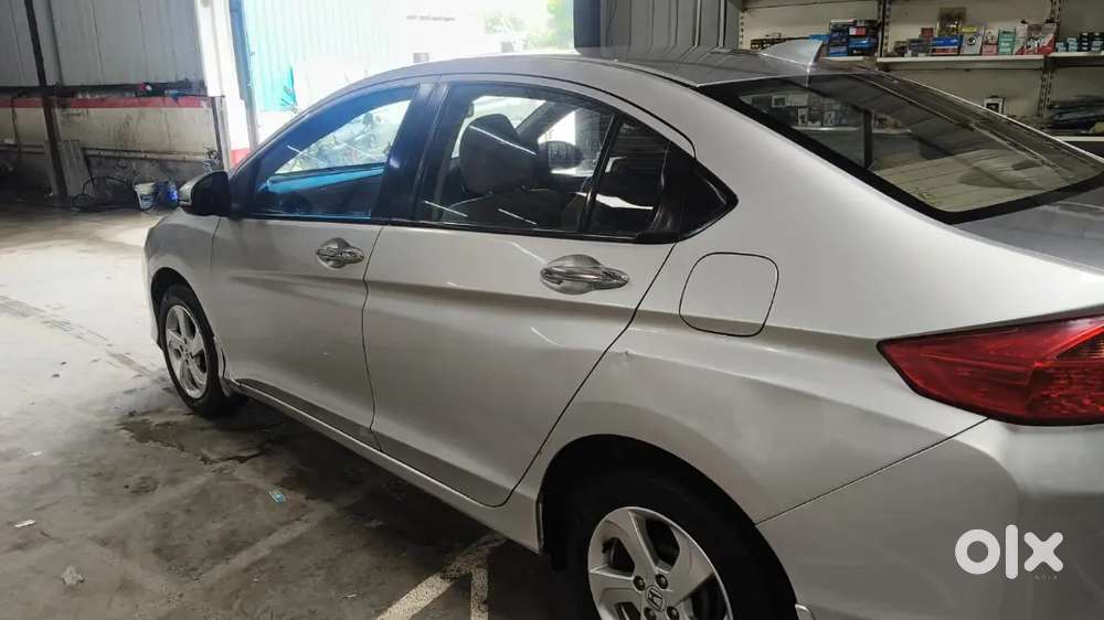 Honda City I Vtec 2015 Automatic With Sunroof